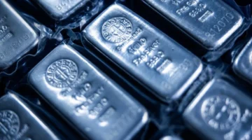 أسعار الفضة ترتفع بقوة وتتجاوز 60 دولاراً للأونصة